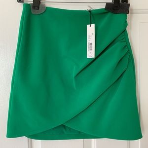 Alice + Olivia green tulip 🌷 skirt size 2